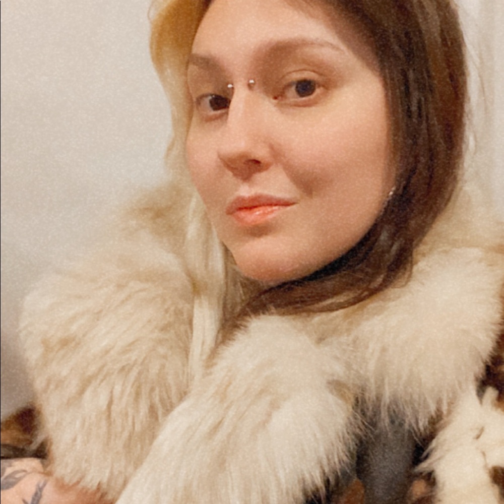 Meet your Posher, Lela